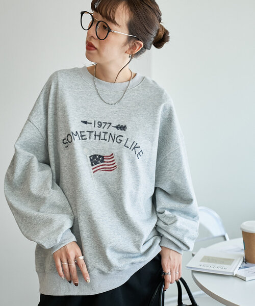 【ユニセックス】チェーンステッチモチーフ刺繍スウェット（Tシャツ/カットソー）｜DISCOAT（ディスコート）