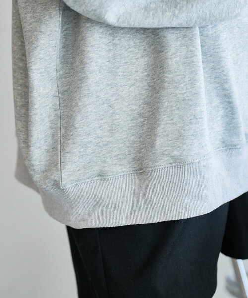 【ユニセックス】チェーンステッチモチーフ刺繍スウェット（Tシャツ/カットソー）｜DISCOAT（ディスコート）