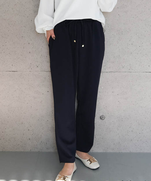 aquagarage(アクアガレージ)の「梨地ウエストゴムテーパードパンツ(その他パンツ・レディース・グレイッシュベージュ/ブラック/ライトブルー/オフホワイト/ネイビー/ピンク・M/L)」の15枚目の写真