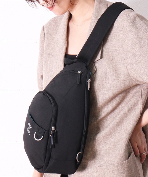 anello（アネロ）の「(LF)【anello】4ポケット 撥水加工 クロス ボディバッグ（ボディバッグ/ウエストポーチ・レディース・ブラック/ネイビー/ライトグレー・ONE SIZE）」の2枚目の写真