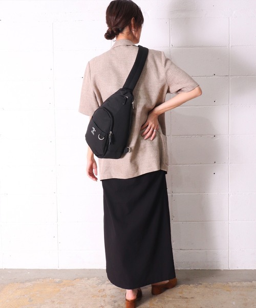 anello（アネロ）の「(LF)【anello】4ポケット 撥水加工 クロス ボディバッグ（ボディバッグ/ウエストポーチ・レディース・ブラック/ネイビー/ライトグレー・ONE SIZE）」の4枚目の写真