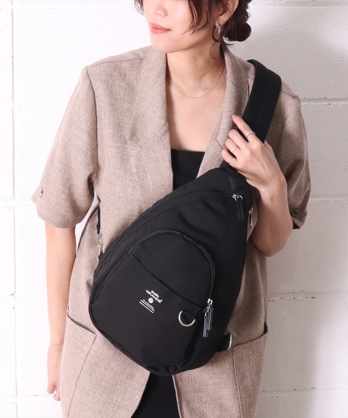 anello（アネロ）の「(LF)【anello】4ポケット 撥水加工 クロス ボディバッグ（ボディバッグ/ウエストポーチ・レディース・ブラック/ネイビー/ライトグレー・ONE SIZE）」の5枚目の写真