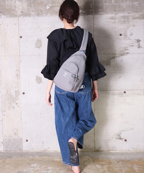 anello（アネロ）の「(LF)【anello】4ポケット 撥水加工 クロス ボディバッグ（ボディバッグ/ウエストポーチ・レディース・ブラック/ネイビー/ライトグレー・ONE SIZE）」の6枚目の写真