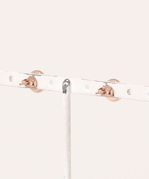 Daniel Wellington(ダニエルウェリントン)の「Audrey Earring 天然石 ローズゴールド(ピアス(両耳用)・レディース・ゴールド系1/ゴールド系/ゴールド系5/ゴールド系4/ゴールド系3/ゴールド系2・ONE SIZE)」の15枚目の写真