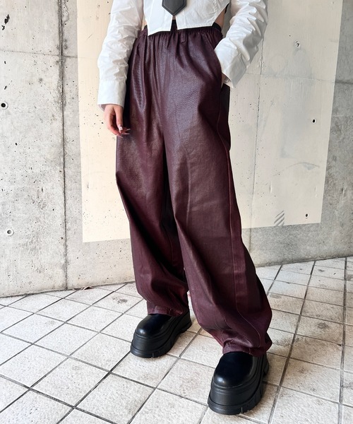 Figments(フィグメンツ)の「ダブルウエストコーティングパンツ(その他パンツ・レディース・ブラック/ワイン・MEDIUM/SMALL)」の3枚目の写真