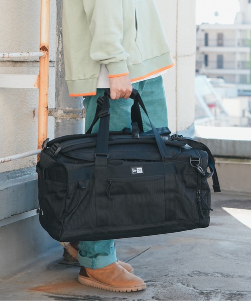 NEW ERA(ニューエラ)の「【NEW ERA/ニューエラ】CLUB DUFFLE BAG(ボストンバッグ・メンズ・ブラック/ブラック×ホワイト・FREE)」の1枚目の写真