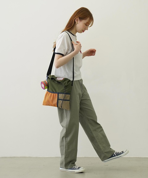 MILKFED.(ミルクフェド)の「MULTI COLOR SHOULDER BAG(ショルダーバッグ・レディース・オリーブ/ブラック/ブルー・ONE SIZE)」の5枚目の写真