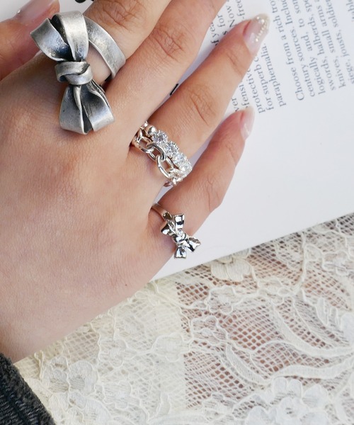 LOVE BY e.m. （ラブバイイーエム）の「プチリボンピンキー/25SS/レディース（リング・メンズ・シルバー/ゴールド/ブラック・3/5）」の6枚目の写真