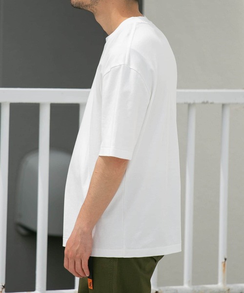 URBAN RESEARCH ROSSO MEN(アーバンリサーチロッソメン)の「『XLサイズあり』『UR TECH』防汚加工 リラックスクルーネックTシャツ(Tシャツ/カットソー・メンズ・ホワイト/ブラック/ネイビー/ライトグレー・MEDIUM/LARGE/X-LARGE/SMALL)」の15枚目の写真