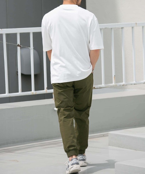 URBAN RESEARCH ROSSO MEN(アーバンリサーチロッソメン)の「『XLサイズあり』『UR TECH』防汚加工 リラックスクルーネックTシャツ(Tシャツ/カットソー・メンズ・ホワイト/ブラック/ネイビー/ライトグレー・MEDIUM/LARGE/X-LARGE/SMALL)」の19枚目の写真