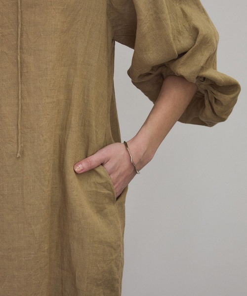 SALON adam et rope'（サロン アダム エ ロペ）の「【WEB限定】ヨーロピアンフラックスリネンワンピース［洗える］（ワンピース・レディース・ブラック/ベージュ/キナリ/ブルー系その他4・FREE）」の6枚目の写真