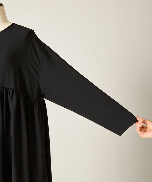BEARDSLEY ストレッチジョーゼットギャザーワンピース　黒色2025 BEARDSLEY（ビアズリー）の「ストレッチジョーゼットギャザー