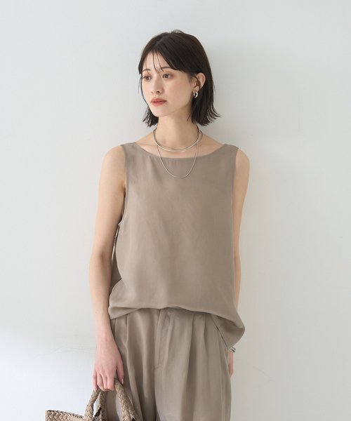Rouge vif（ルージュヴィフ）の「【セットアップ対応】２WAYキュプラフィブリルノースリブラウス（シャツ/ブラウス・レディース・チャコールグレー/グレイッシュベージュ・フリー）」の4枚目の写真