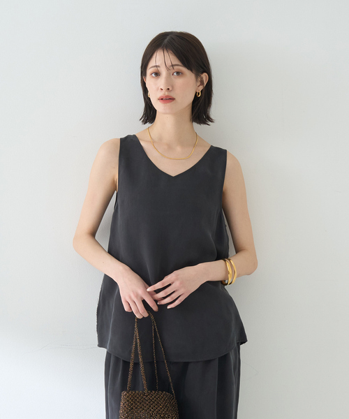 Rouge vif（ルージュヴィフ）の「【セットアップ対応】２WAYキュプラフィブリルノースリブラウス（シャツ/ブラウス・レディース・チャコールグレー/グレイッシュベージュ・フリー）」の8枚目の写真