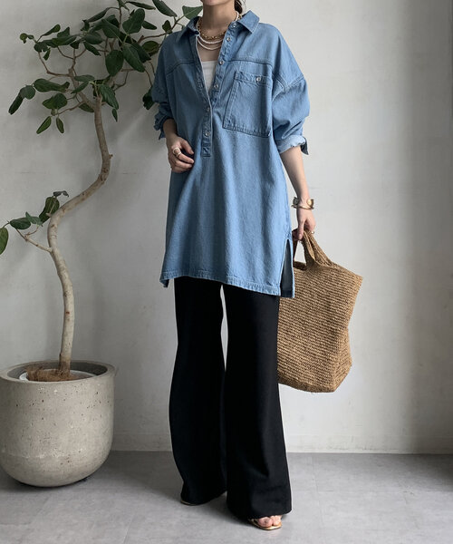 DouDou（ドゥドゥ）の「デニムオーバーチュニックシャツ（シャツ/ブラウス・レディース・ブルー系その他/ブルー・FREE）」の4枚目の写真