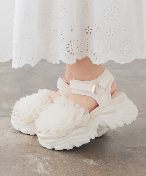 Honeys（ハニーズ）の「フリルスポーツサンダル（サンダル・レディース・ブラック/アイボリー/チャコール・L/LL/S/M）」の6枚目の写真