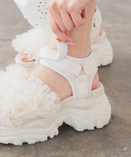 Honeys（ハニーズ）の「フリルスポーツサンダル（サンダル・レディース・ブラック/アイボリー/チャコール・L/LL/S/M）」の12枚目の写真