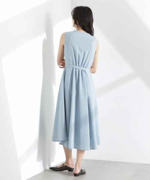 NANO universe(ナノユニバース)の「メランジドライ ベルト付きVネックワンピース(ワンピース・レディース・ライトブルー/ブラック/ライトベージュ・S/M)」の15枚目の写真