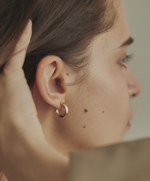 COCOSHNIK(ココシュニック)の「K10中空しのぎニュアンスフープ スタッドピアス(ピアス(両耳用)・レディース・その他1・00)」の11枚目の写真