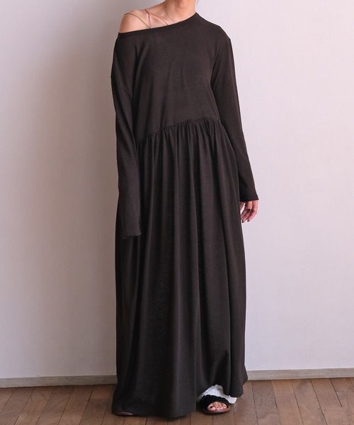 AKTE（アクテ）の「リラックスカットソーワンピース（ワンピース・レディース・ホワイト/ブラック/ブラウン・TALL/FREE）」の2枚目の写真