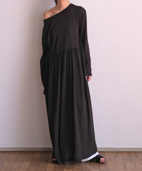 AKTE（アクテ）の「リラックスカットソーワンピース（ワンピース・レディース・ホワイト/ブラック/ブラウン・TALL/FREE）」の7枚目の写真