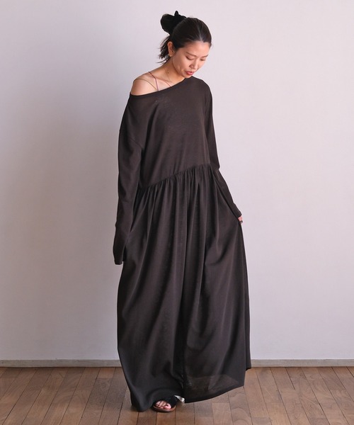 AKTE（アクテ）の「リラックスカットソーワンピース（ワンピース・レディース・ホワイト/ブラック/ブラウン・TALL/FREE）」の8枚目の写真