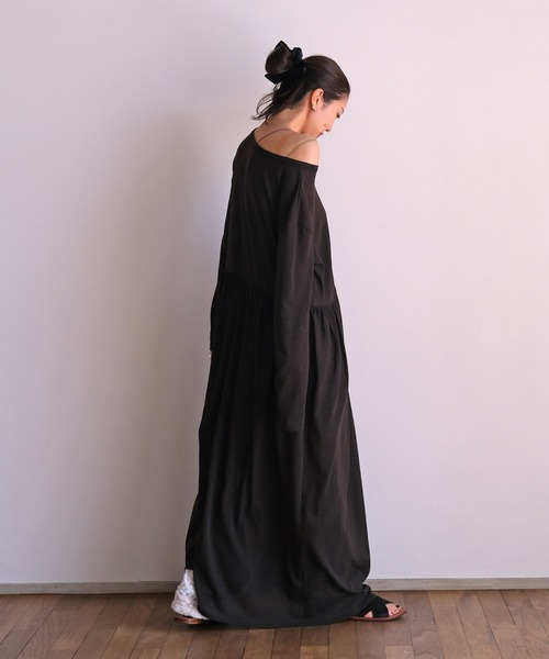 AKTE（アクテ）の「リラックスカットソーワンピース（ワンピース・レディース・ホワイト/ブラック/ブラウン・TALL/FREE）」の10枚目の写真