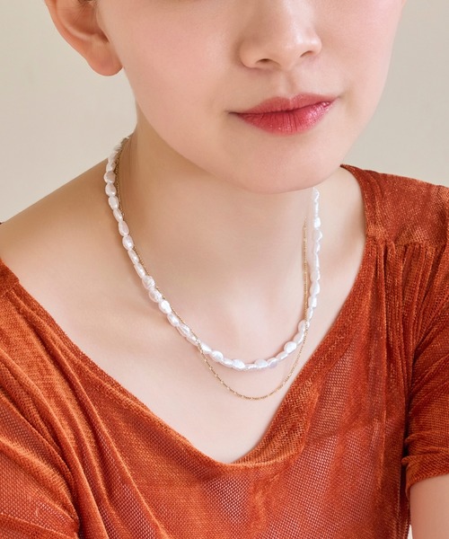 Phoebe(フィービィー)の「【金属アレルギー対応】クラシカルパール×チェーン2連ネックレス/全長:41cm/サージカルステンレス(ネックレス・レディース・ホワイト・FREE)」の2枚目の写真