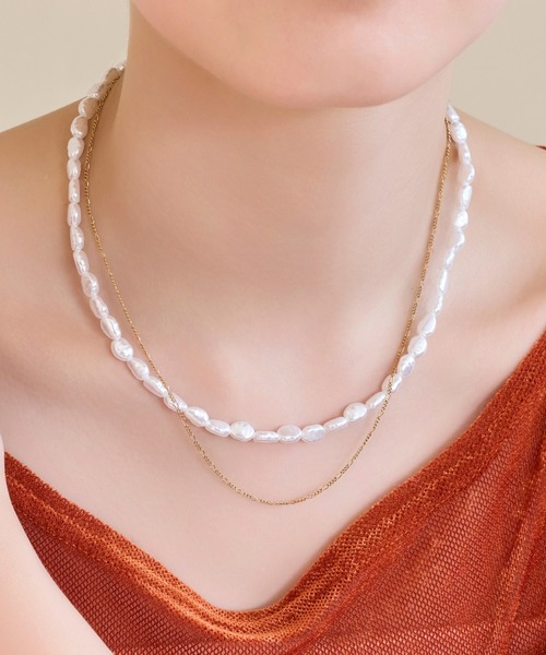 Phoebe(フィービィー)の「【金属アレルギー対応】クラシカルパール×チェーン2連ネックレス/全長:41cm/サージカルステンレス(ネックレス・レディース・ホワイト・FREE)」の7枚目の写真