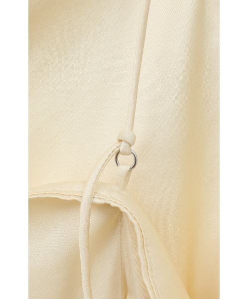 CLANE（クラネ）の「DRAPE SATIN CAMISOLE TOPS（キャミソール・レディース・ブラック/アイボリー/グリーン・1/2）」の12枚目の写真