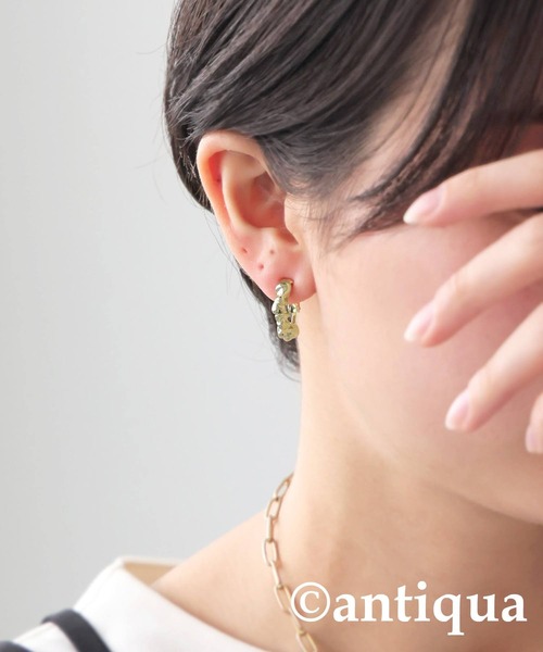 antiqua（アンティカ）の「ねじれイヤリング（イヤリング・レディース・ゴールド/シルバー・フリー）」の8枚目の写真