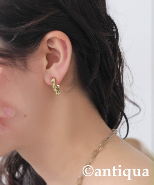 antiqua（アンティカ）の「ねじれイヤリング（イヤリング・レディース・ゴールド/シルバー・フリー）」の9枚目の写真