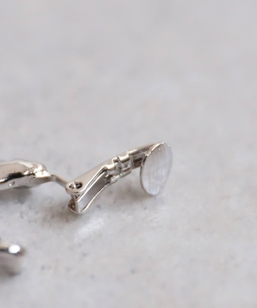 antiqua（アンティカ）の「ねじれイヤリング（イヤリング・レディース・ゴールド/シルバー・フリー）」の19枚目の写真