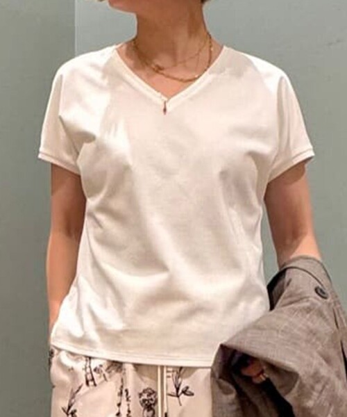 BALLSEY(ボールジィ)の「パーフェクトポンチ Vネックプルオーバー(Tシャツ/カットソー・レディース・ホワイト/ブラック・S)」の2枚目の写真