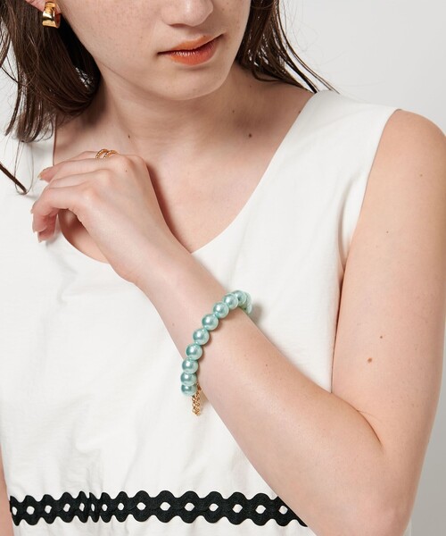UNITED ARROWS(ユナイテッドアローズ)の「カラーイミテーションパール ブレスレット(ブレスレット・レディース・ライトブルー/ライトピンク/ベージュ/イエロー/パープル・FREE)」の11枚目の写真