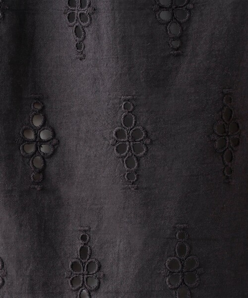 Afternoon Tea（アフタヌーンティー）の「シフリー刺繍フリルブラウス（シャツ/ブラウス・レディース・オフホワイト/ブラック・MEDIUM）」の9枚目の写真