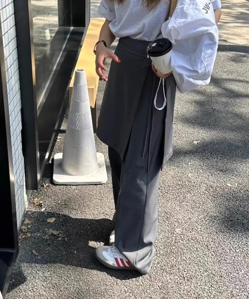 FAVORITO(ファヴォリート)の「レイヤードラップスカート付きワイドパンツ(その他パンツ・レディース・ブラック/グレー・M/L)」の9枚目の写真