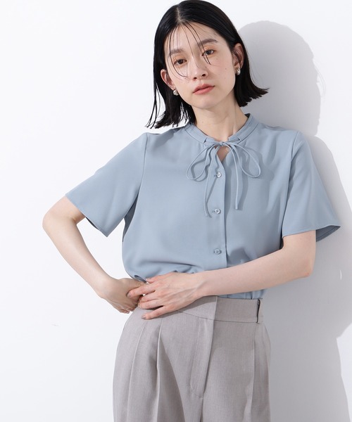 N.（N. Natural Beauty Basic）（エヌエヌナチュラルビューティーベーシック）の「ナローリボンタイブラウス（シャツ/ブラウス・レディース・オフホワイト/ライトグリーン/ベージュ・MEDIUM）」の3枚目の写真