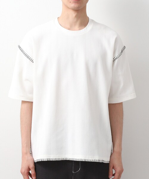 THE SHOP TK (ザ ショップ ティーケー )の「ステッチ刺繍半袖Tシャツ ビックシルエット(Tシャツ/カットソー・メンズ・オフホワイト/ブラック・02/03/04)」の6枚目の写真