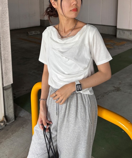 ISOOK（アイスー）の「【ISOOK / アイスー】2wayショルダードレープT / シンプルトップス 白T 黒T クロップド丈 フレンチスリーブ 半袖 Tシャツ ワンショルダー 2通り ホワイト ブラック ZOZOTOWN限定（Tシャツ/カットソー・レディース・ブラック/ホワイト・FREE）」の9枚目の写真