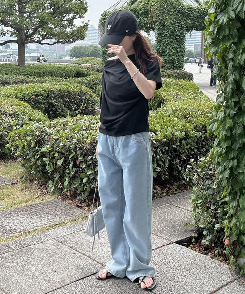 ISOOK（アイスー）の「【ISOOK / アイスー】2wayショルダードレープT / シンプルトップス 白T 黒T クロップド丈 フレンチスリーブ 半袖 Tシャツ ワンショルダー 2通り ホワイト ブラック ZOZOTOWN限定（Tシャツ/カットソー・レディース・ブラック/ホワイト・FREE）」の20枚目の写真