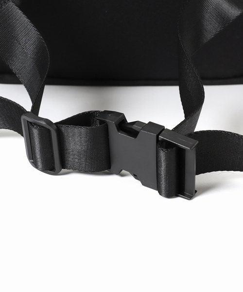OUTDOOR PRODUCTS(アウトドアプロダクツ)の「OUTDOOR PRODUCTS ex LUMBAR PACK ユニセックス使用可(ショルダーバッグ・レディース・ブラック・FREE)」の7枚目の写真
