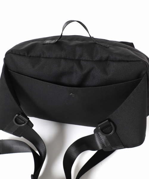 OUTDOOR PRODUCTS(アウトドアプロダクツ)の「OUTDOOR PRODUCTS ex LUMBAR PACK ユニセックス使用可(ショルダーバッグ・レディース・ブラック・FREE)」の8枚目の写真