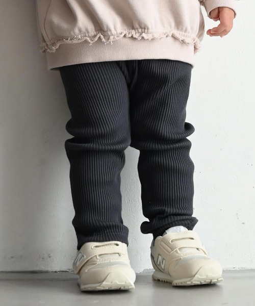 PUPPAPUPO(プッパプーポ)の「レギンス パンツ リブ(レギンス/スパッツ・キッズ・モスグリーン/イエロー/ミント/モカ/チャコール/杢グレー/ピンクベージュ/ライラック/グレイッシュベージュ/カーキ/アイボリー/ブラック・70/80/90/100/110)」の5枚目の写真