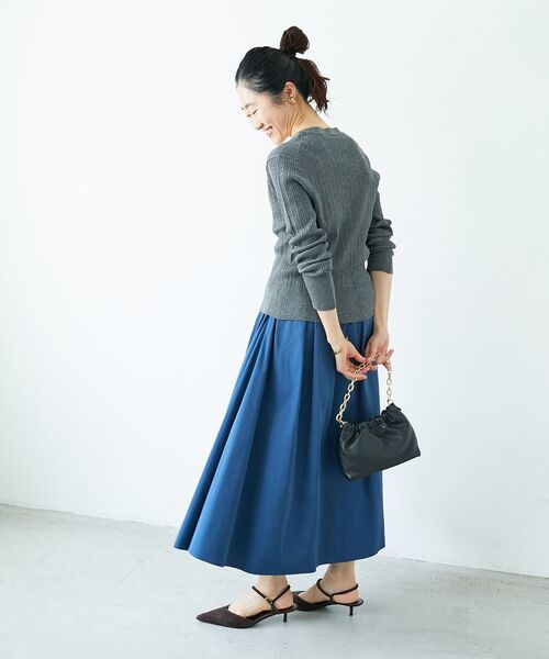 le.coeur blanc（ルクールブラン）の「《手洗い可能》スパンコールリブVネックカーディガン（カーディガン/ボレロ・レディース・チャコールグレー/グリーン/ブラウン・38）」の17枚目の写真