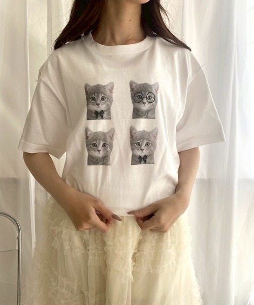 cuorequal(クオレコール)の「子猫リボン半袖Tシャツ(Tシャツ/カットソー・レディース・ホワイト・MEDIUM)」の1枚目の写真
