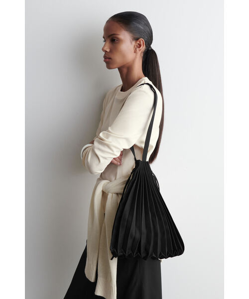 大人気【COS】アコーディオントートバッグ - キャンバス ACCORDION TOTE BAG - CANVAS アコーディオントートバッグ