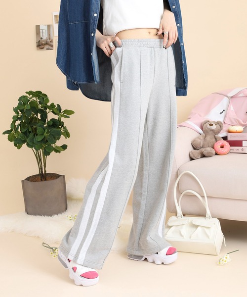 NERDY(ノルディ)の「ボールドNYスウェットパンツ(スウェットパンツ・レディース・ピンク/グレー・SS/S)」の6枚目の写真