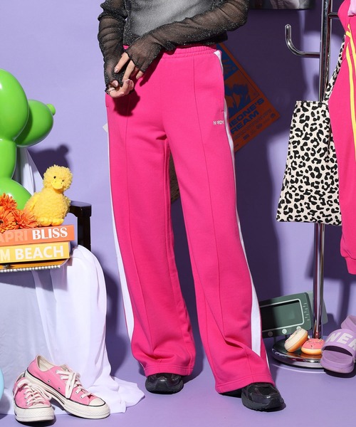 NERDY(ノルディ)の「ボールドNYスウェットパンツ(スウェットパンツ・レディース・ピンク/グレー・SS/S)」の12枚目の写真