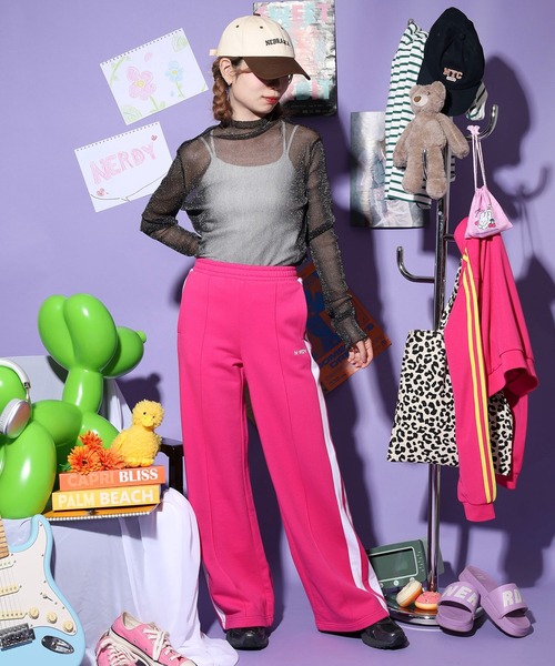 NERDY(ノルディ)の「ボールドNYスウェットパンツ(スウェットパンツ・レディース・ピンク/グレー・SS/S)」の16枚目の写真